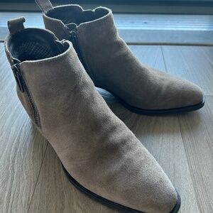 Aquatalia Fantina women's ankle bootie, weatherproof, Italian craftmanship